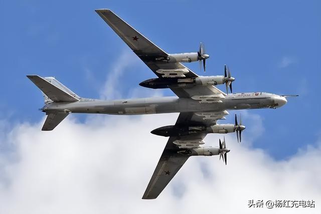 俄一架图-95MS战略轰炸机在远东失事，机组6死1伤
 
信源：俄官方通报、路透
