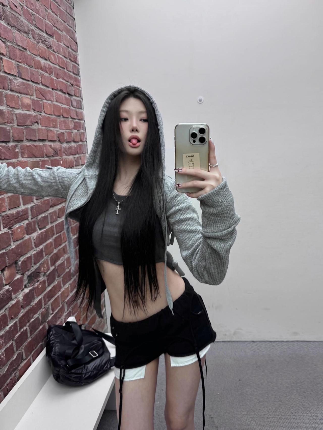 就算世界与你格格不入，总有一个会对你温柔相待