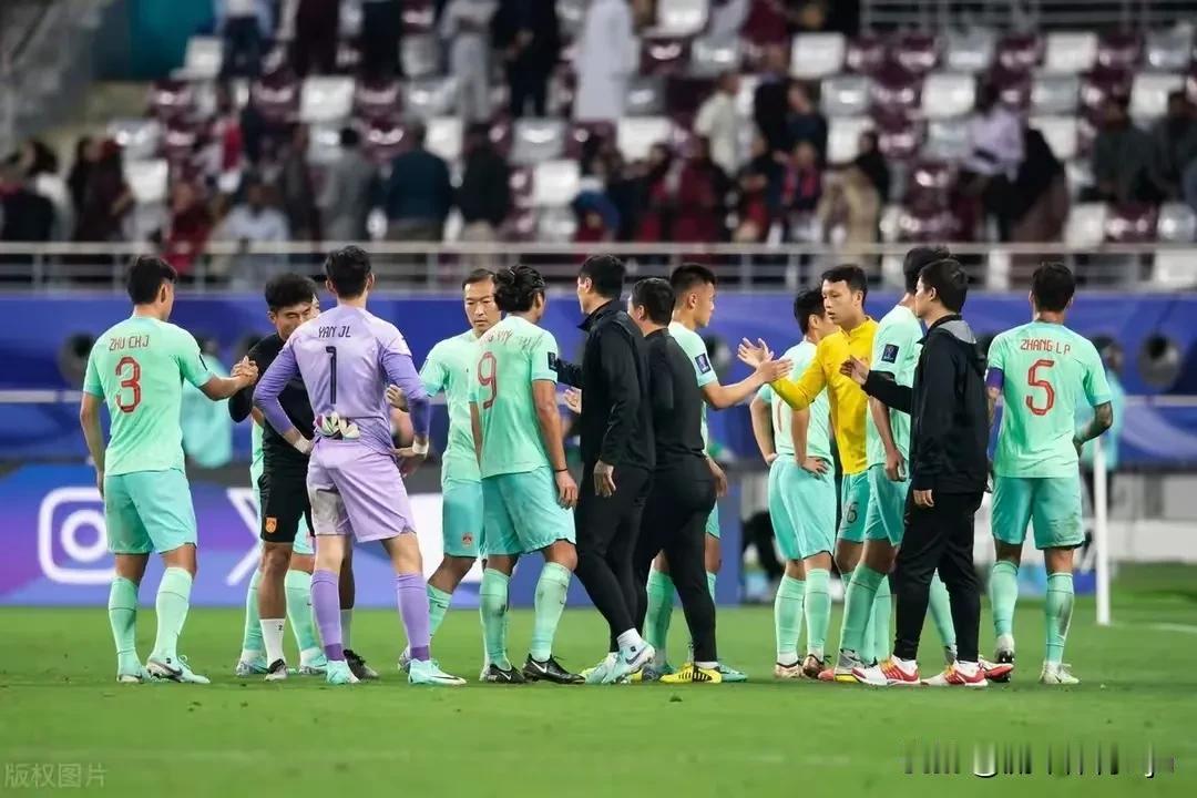 脸都不要了！FIBA官方公布中国男足最新排名。

中国男足凭借着亚洲杯的出色表现