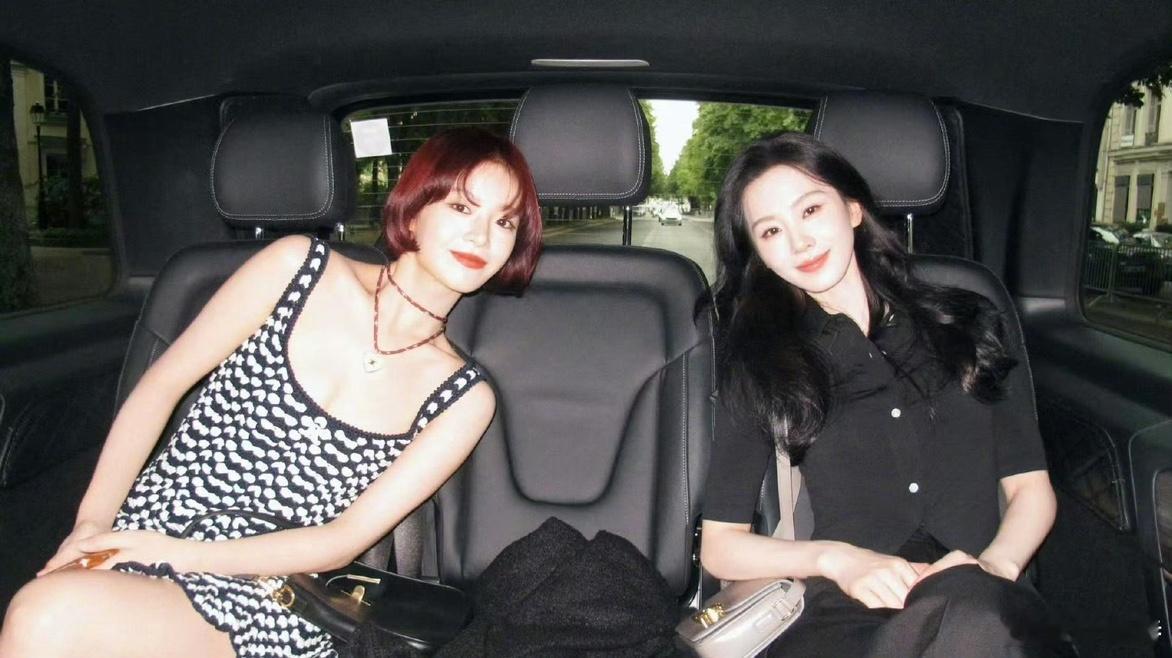 娱乐[超话]刘诗诗巴黎存档刘诗诗惬意气息溢出屏幕 ​​​啊啊啊好美 多多营业 ​