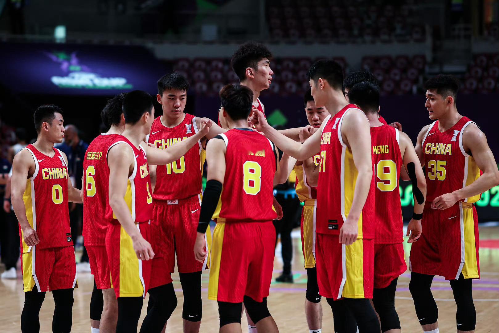 中国男篮以100-69轻取印度男篮，四节比分： 29-14、24-17、22-1