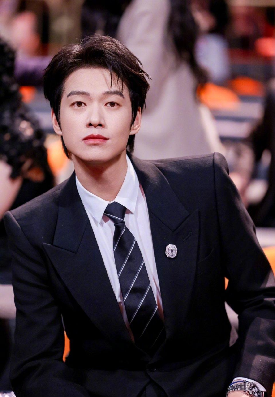 魏大勋和刘昊然也去微博之夜了，为什么一点讨论度都没有呢？

巧合的是，魏大勋抽到