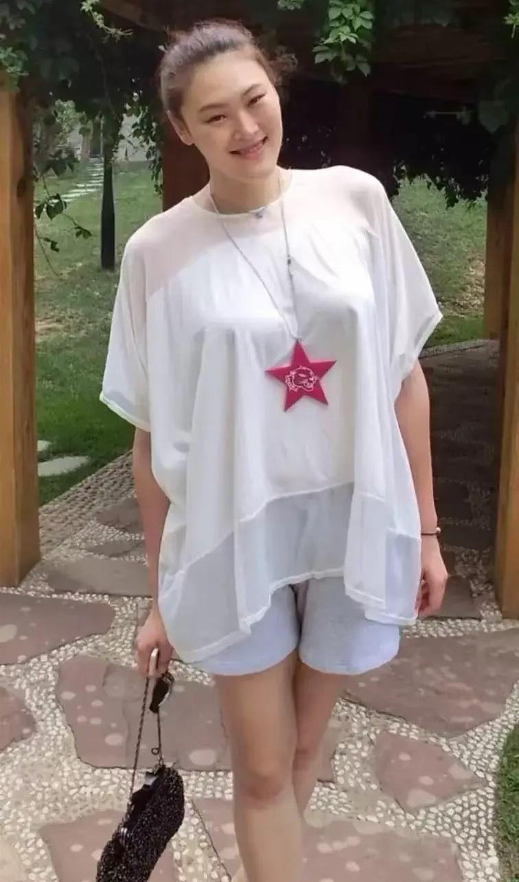 那会儿没人信她真能把队拉起来，更没人想到她后来真把青训搞出了名堂。
2024年排