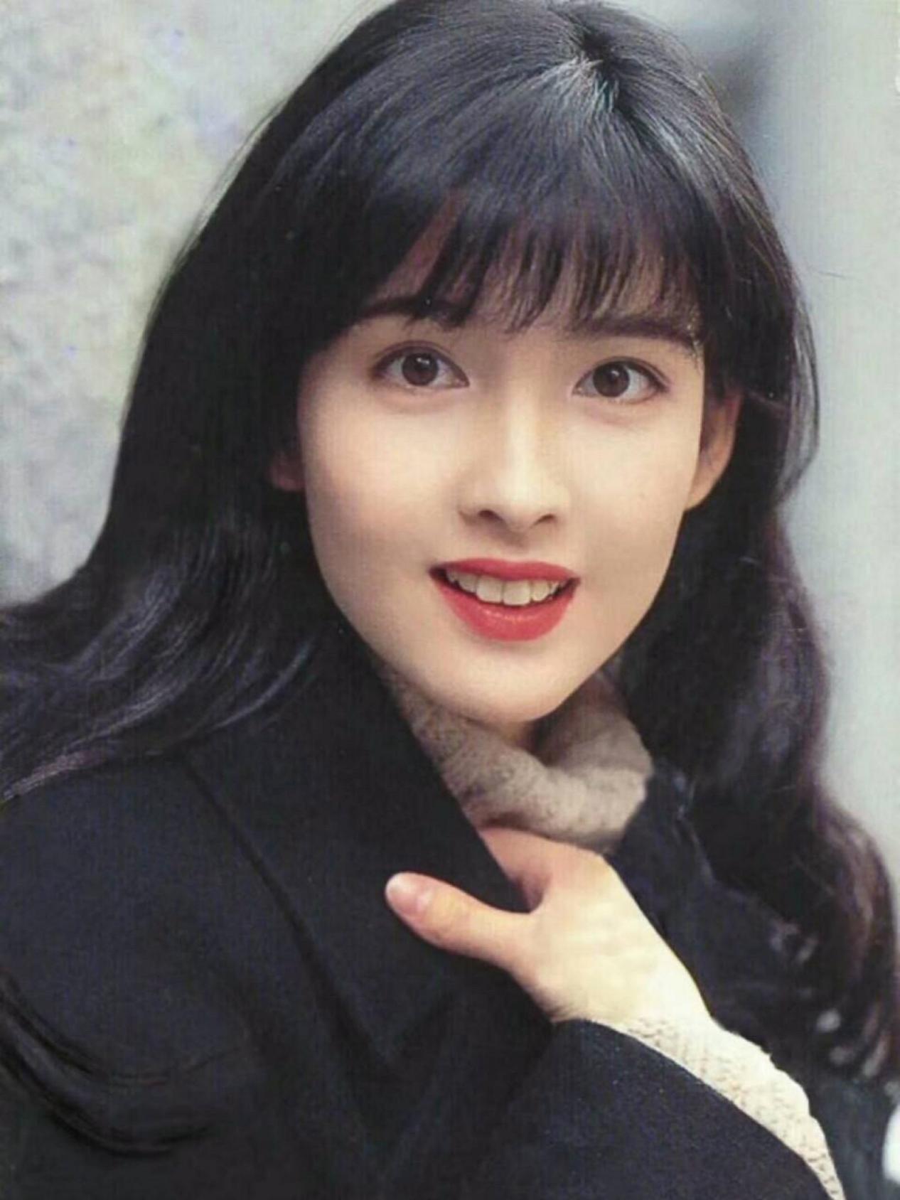 “我爷爷想娶她，我爸爸想娶她，我也想娶她”，你说美不美？知道这个影星是谁吗？