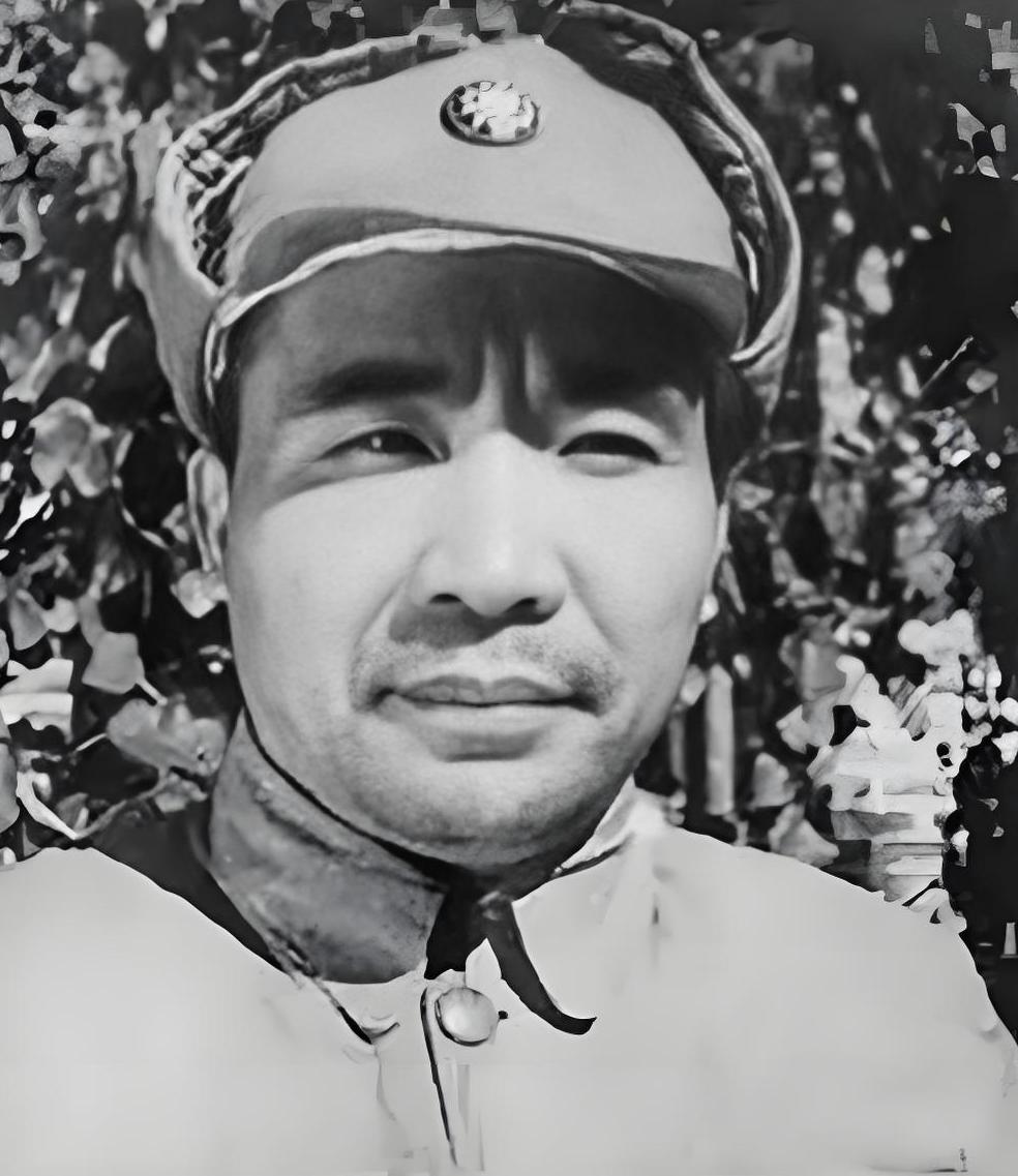 1935年，国民党军长王耀武听说，手下俘获了红军的师长，兴高采烈的前去审问，然而