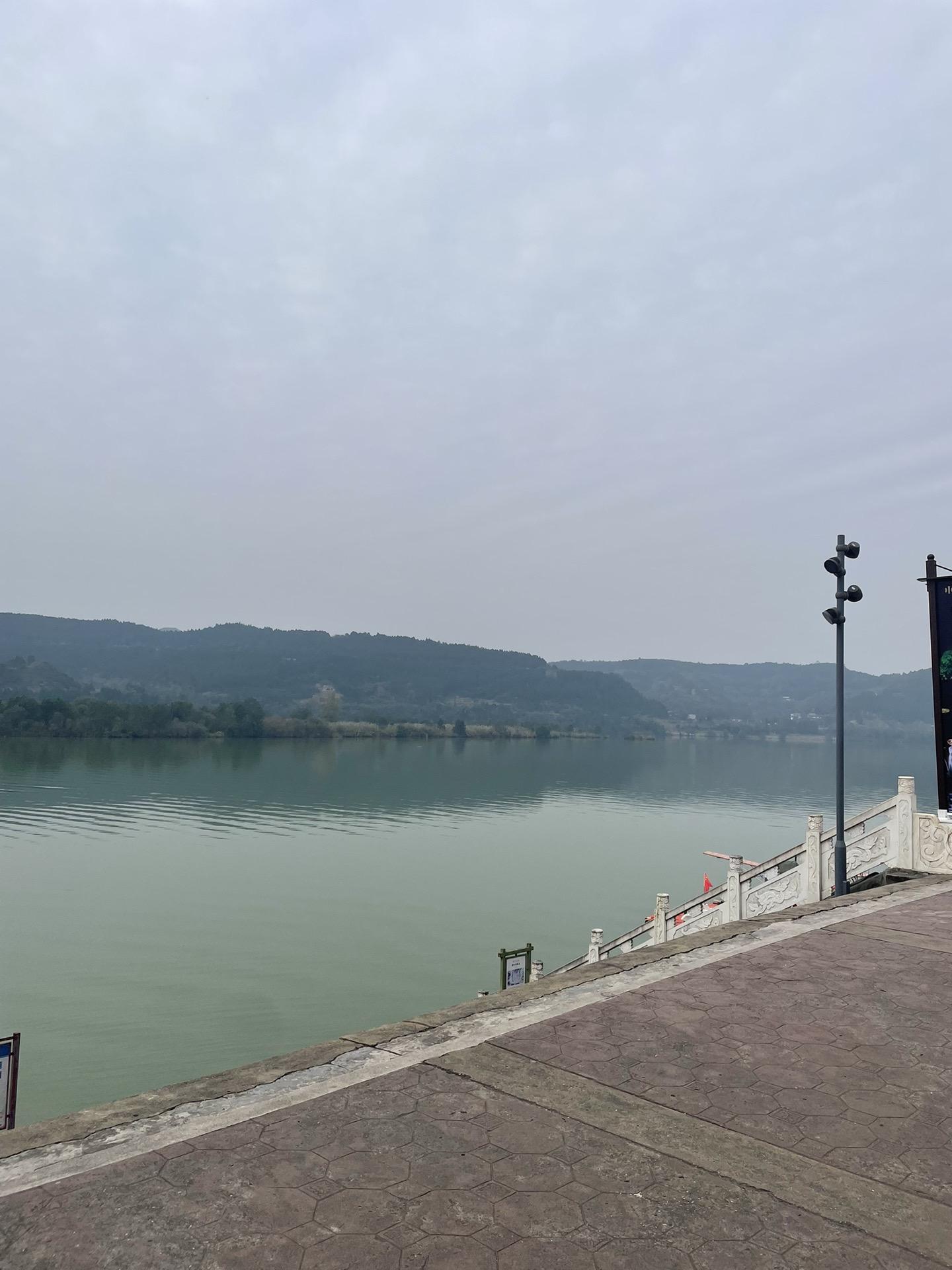 我们每个人都在玩一场死亡率100%的游戏