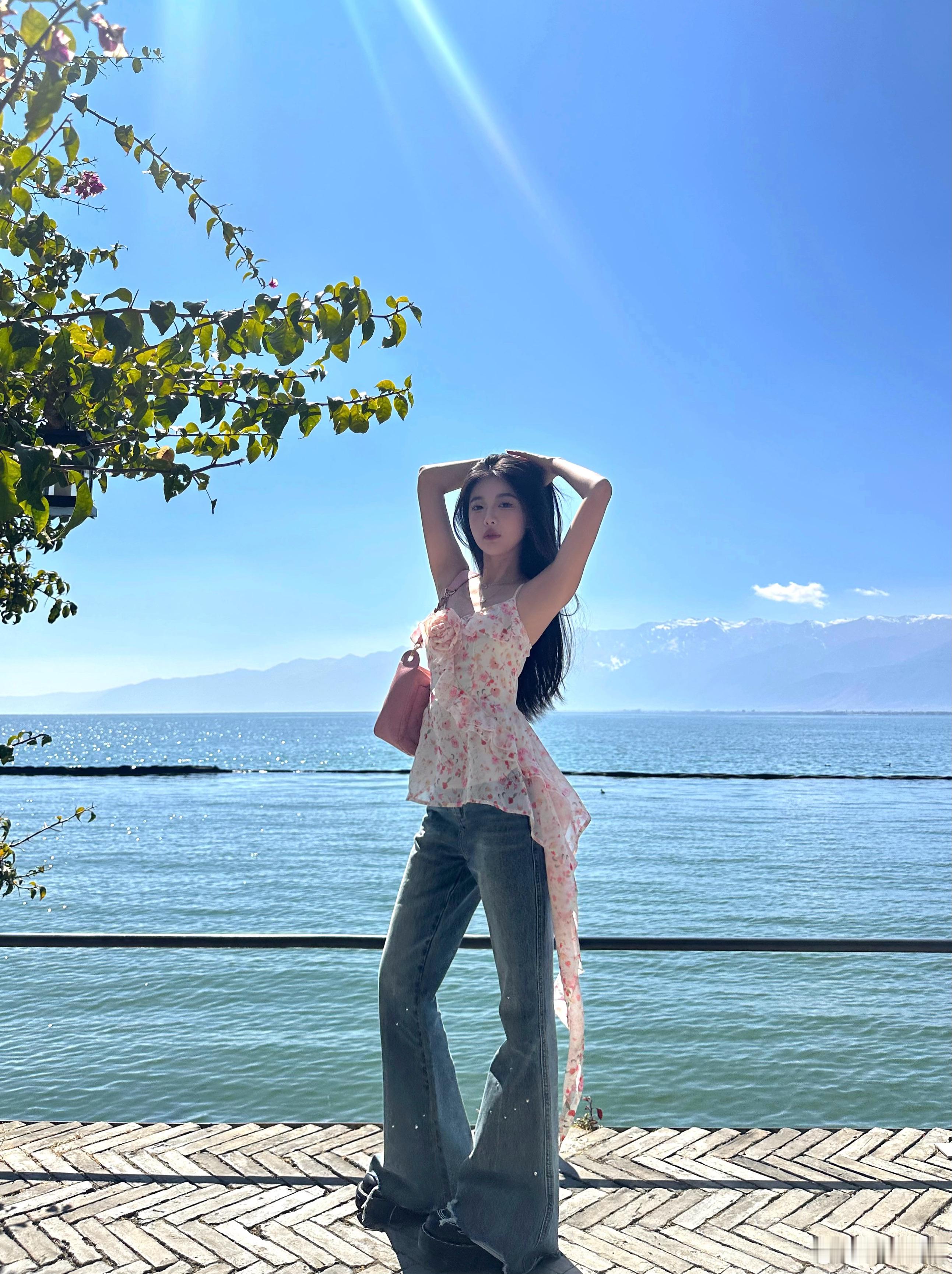 本期呼声最高的来啦！吊带裙➕喇叭裤真的好绝妹宝穿搭三色真的都爱死了🌷🕶️🕊