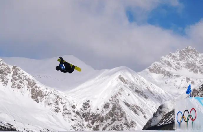 北京时间2月18日18:20，单板滑雪男子坡面障碍技巧决赛将正式打响。今天是22
