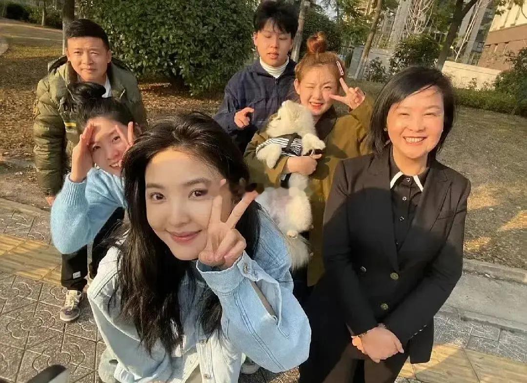 章若楠姐弟四人的名字是不是有特殊意义？三个姐姐名字组合谐音“要一男”，小弟名字“