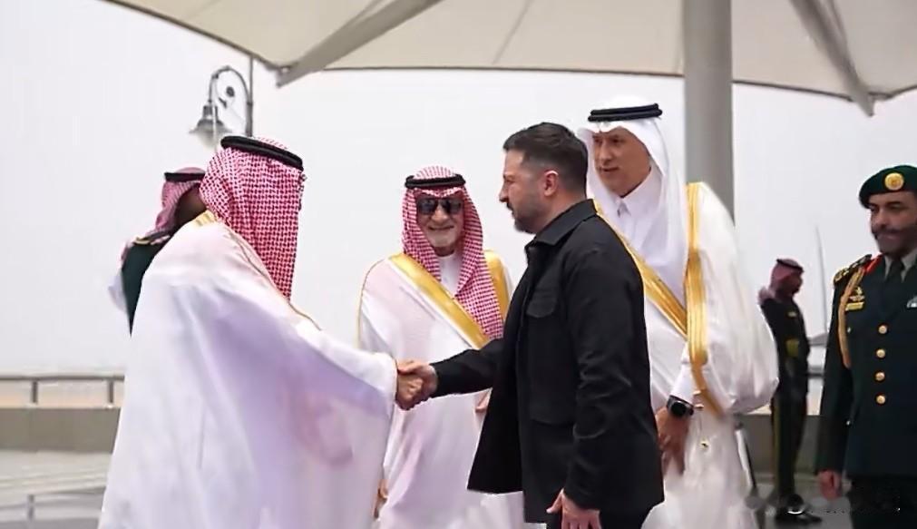 乌克兰总统泽连斯基又跑沙特去了，离上次访问沙特还不到一个月。