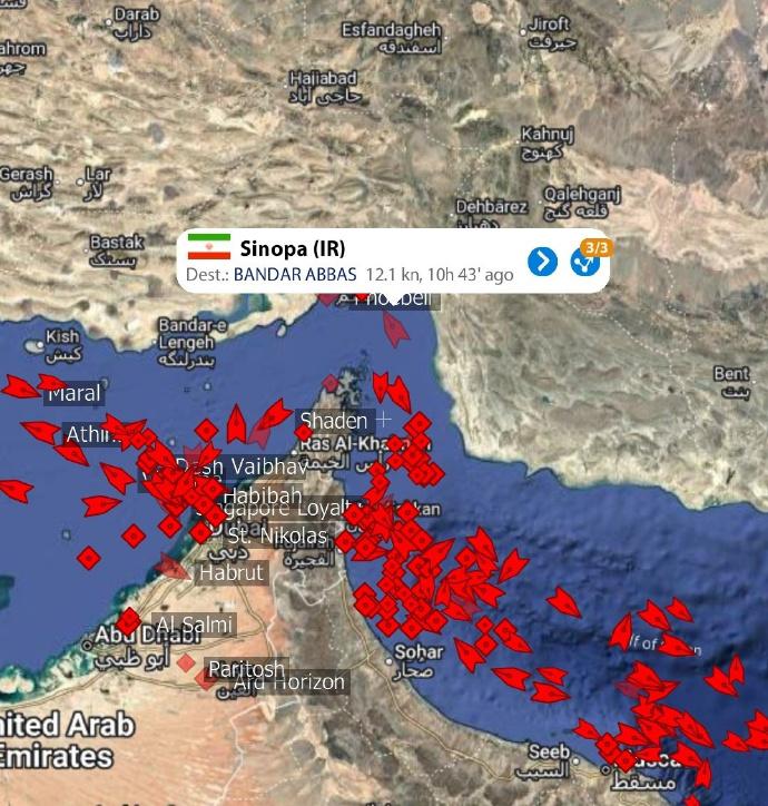 霍尔木兹海峡船只集体趴窝，国际油价飙升，特朗普中期选举危险了

伊朗关闭霍尔木兹