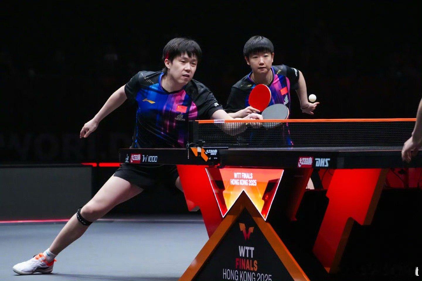 【】在12日进行的世界乒乓球职业大联盟（WTT）香港总决赛混双比赛中，   战胜