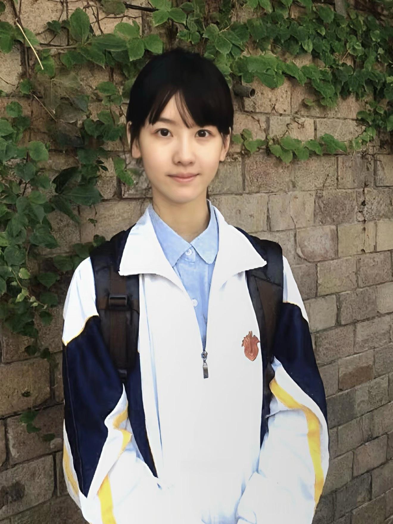 陈都灵好丑的校服好美的脸从小美到大的陈都灵欢迎大家来看陈都灵冬风吹又生 陈都灵余