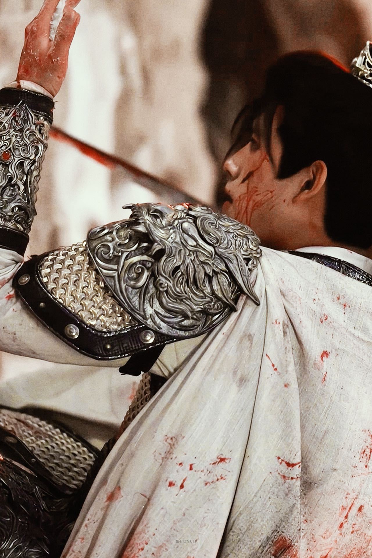 陈飞宇为了看罗云熙倒着走红毯真的服了，《白日提灯》播得好好的，非要拿这种陈年旧瓜