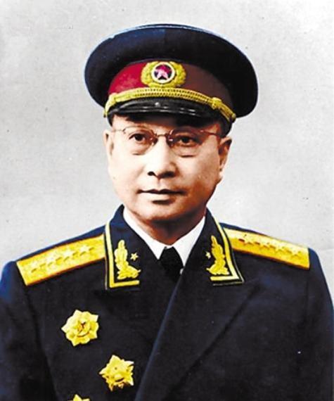 2010年，陈赓子女要求把父亲陵墓迁出八宝山，中央为何批示：同意

“姐，要不把