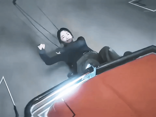 内娱穿裙子跑酷的女主来了 ✨继侏罗纪女主后，内娱迎来穿裙跑酷天花板！吴谨言饰演周