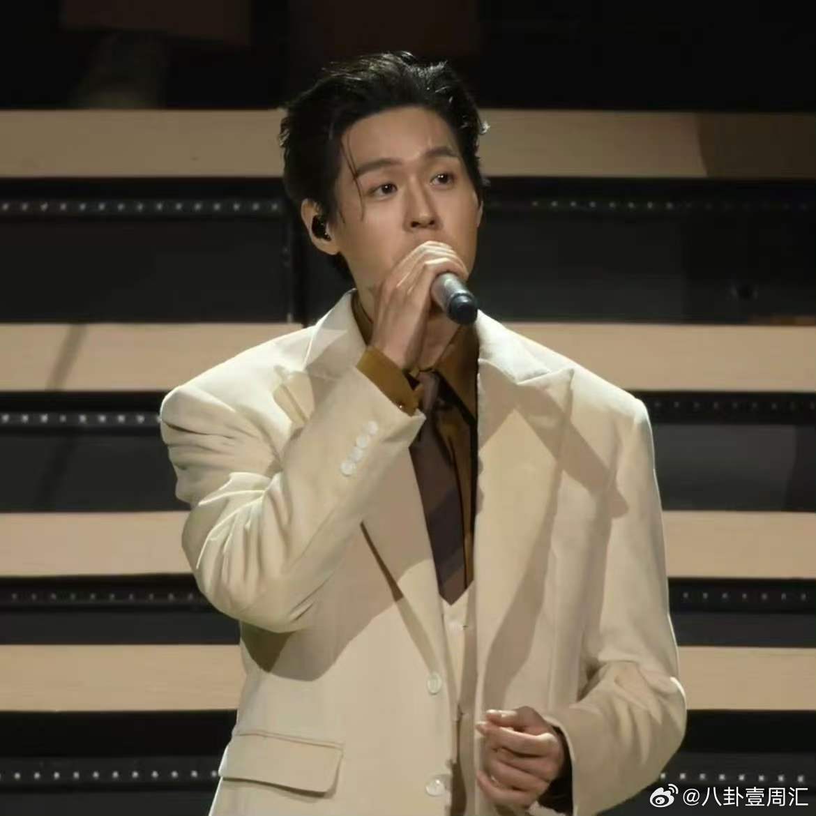 Billkin剪短发了billkin终于剪头发了 bk终于剪短发了啊啊啊啊！！清