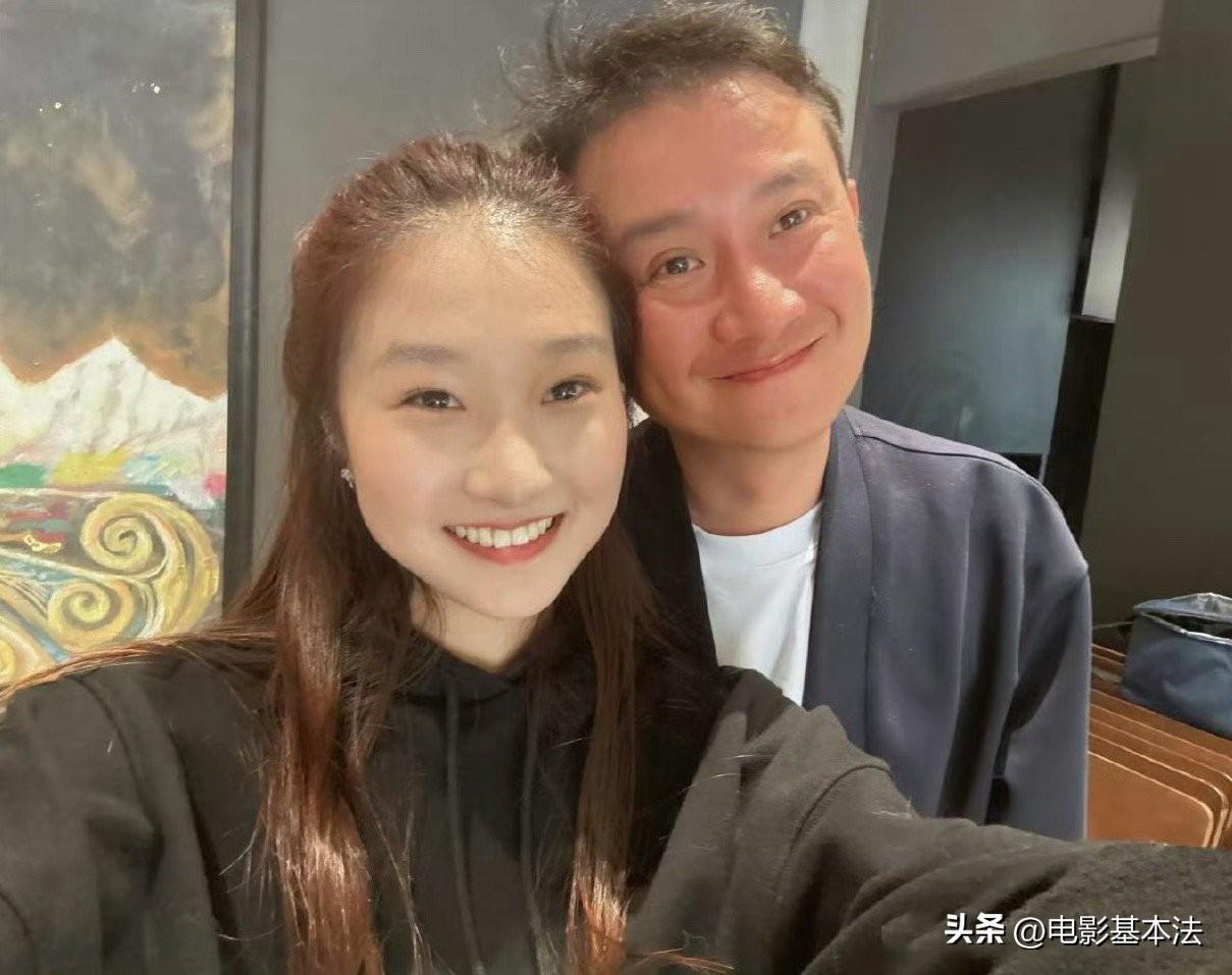 文章，头发都快没了？

4月4日，马伊琍前夫意外文章意外冲上热搜，这次不是因为他