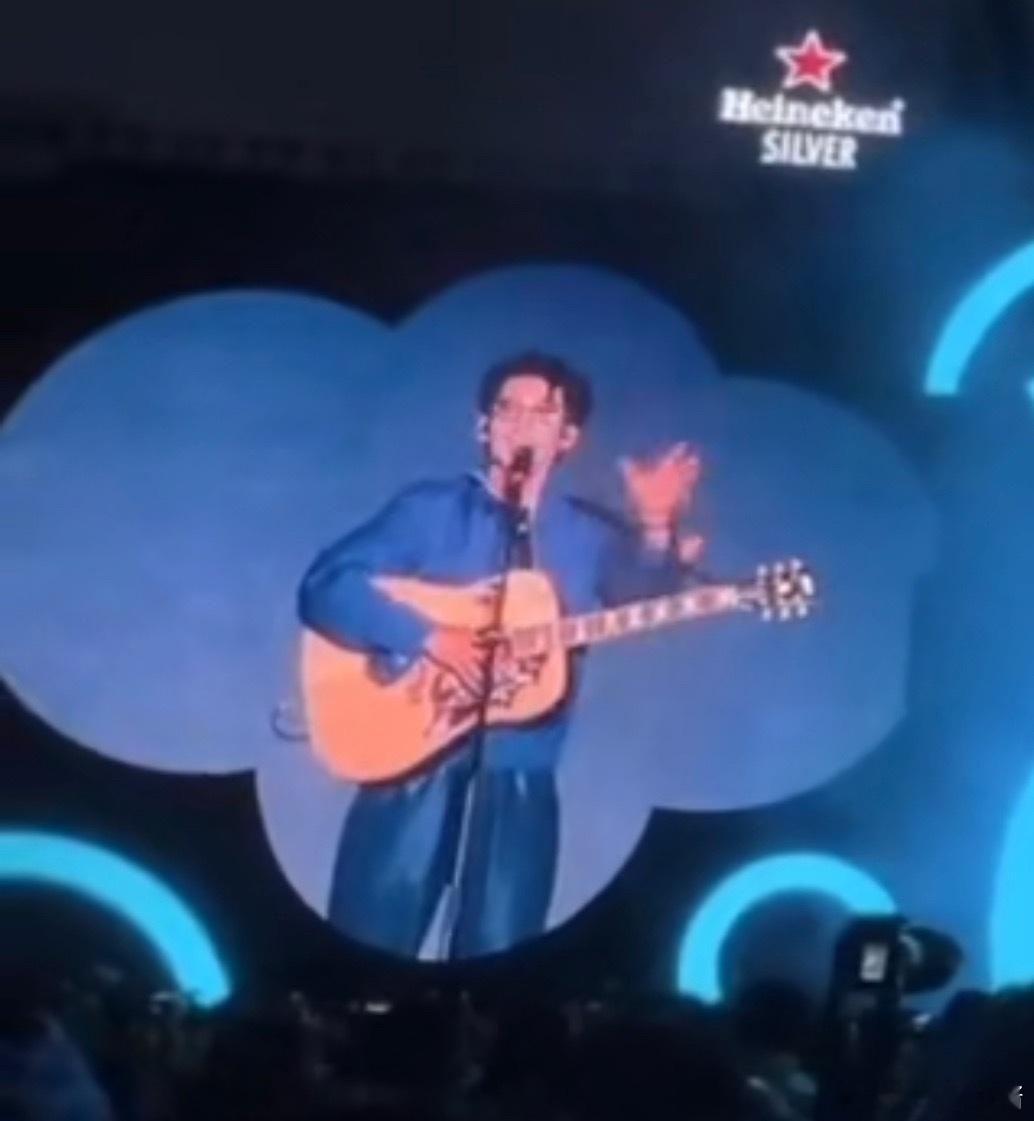 于适音乐节舞台上说“很多人在搞我”，这是值得哪件事[思考] ​​​
