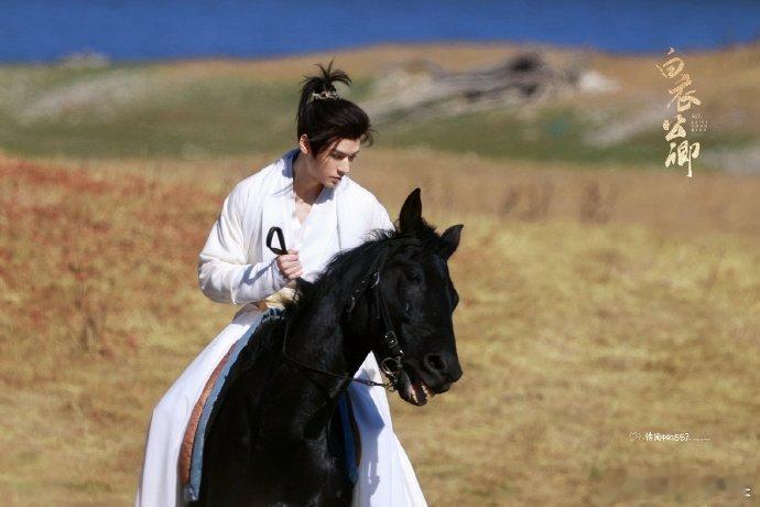 龚俊1分钟把我从今年吊到明年叶昭这狠戾劲儿绝了，绣春刀劈木桶脆响听得我发麻，打戏