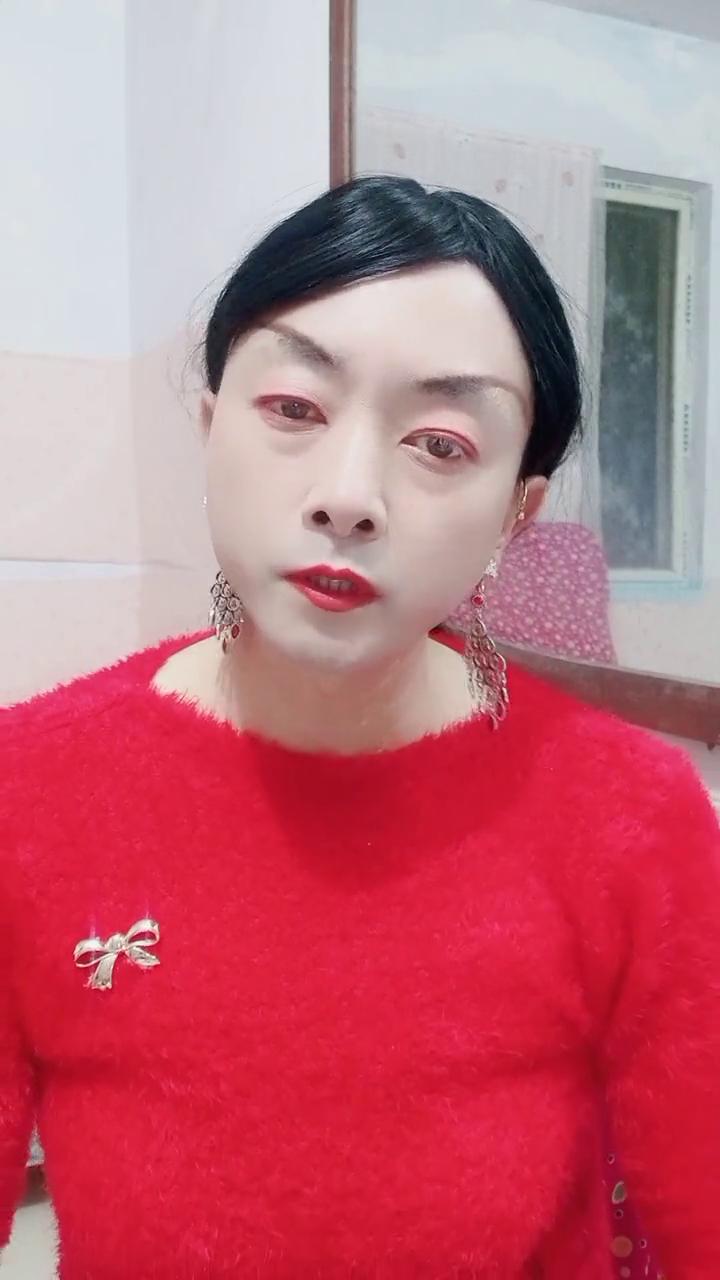 伴随黎明天破晓，思绪还在心头绕。夜夜睡梦，你已不是多依靠。