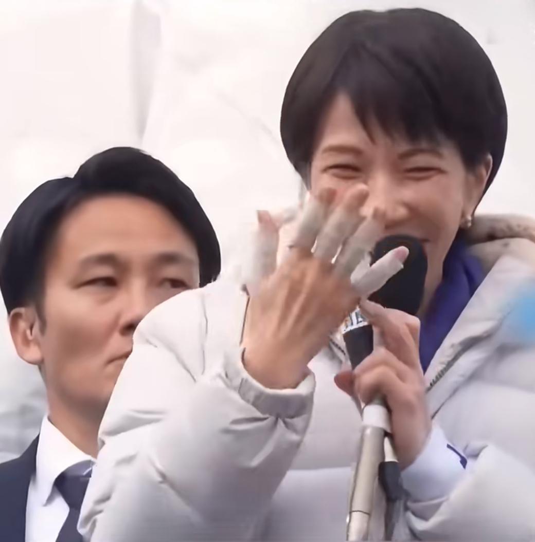 【日本新首相高市早苗刚上任就遭遇“健康危机”和“外交危机”】2026年2月13日