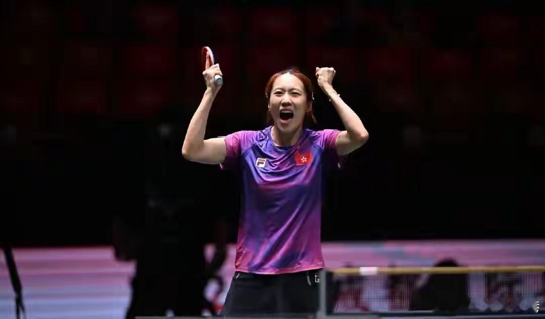 中国香港8比6瑞典 中国香港队与瑞典队展开多盘鏖战，最终以8-6惊险取胜。首战混