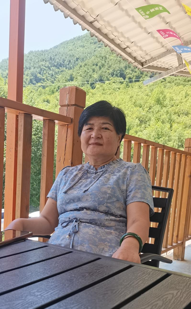 人这辈子最珍贵的是什么？
活了大半辈子，见了无数人起高楼、楼塌了，我敢说人世间最