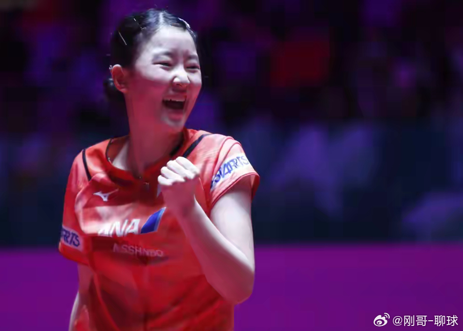 无解压制！王曼昱4-2力克张本美和，豪取11连胜强势晋级新加坡大满贯四强王曼昱4