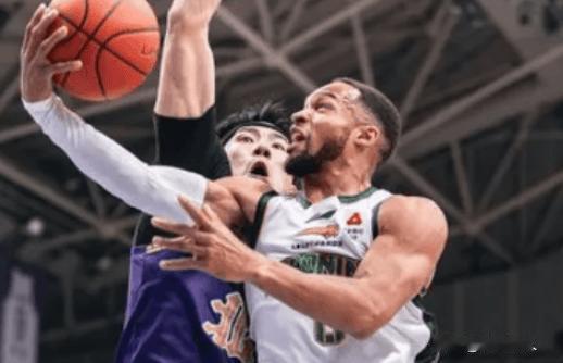 布朗22分难救辽宁，应该给更多时间




辽宁小外援布朗还是替补出战，面对北控