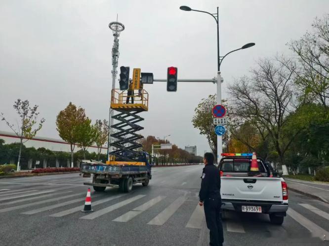 【合肥这些路口夜间开启了冬季模式】近期，合肥公安交管部门针对冬季夜间车流减少、行