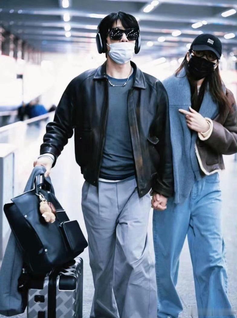 我并不知道 你们这是怎么了……什么时候才能意识到刘雯是国际超模啊🙈刘雯 避嫌 