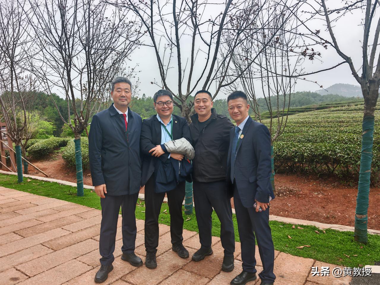 [呲牙][呲牙][呲牙]
相聚武夷论坛
传播朱子文化
讲好中国故事