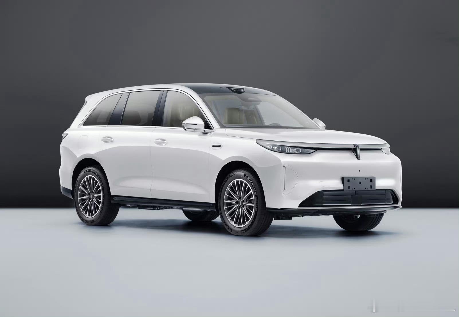 魏牌V9X有个东西官方一直不说。同级9系SUV工信部最低油耗，6.2。并且是用同