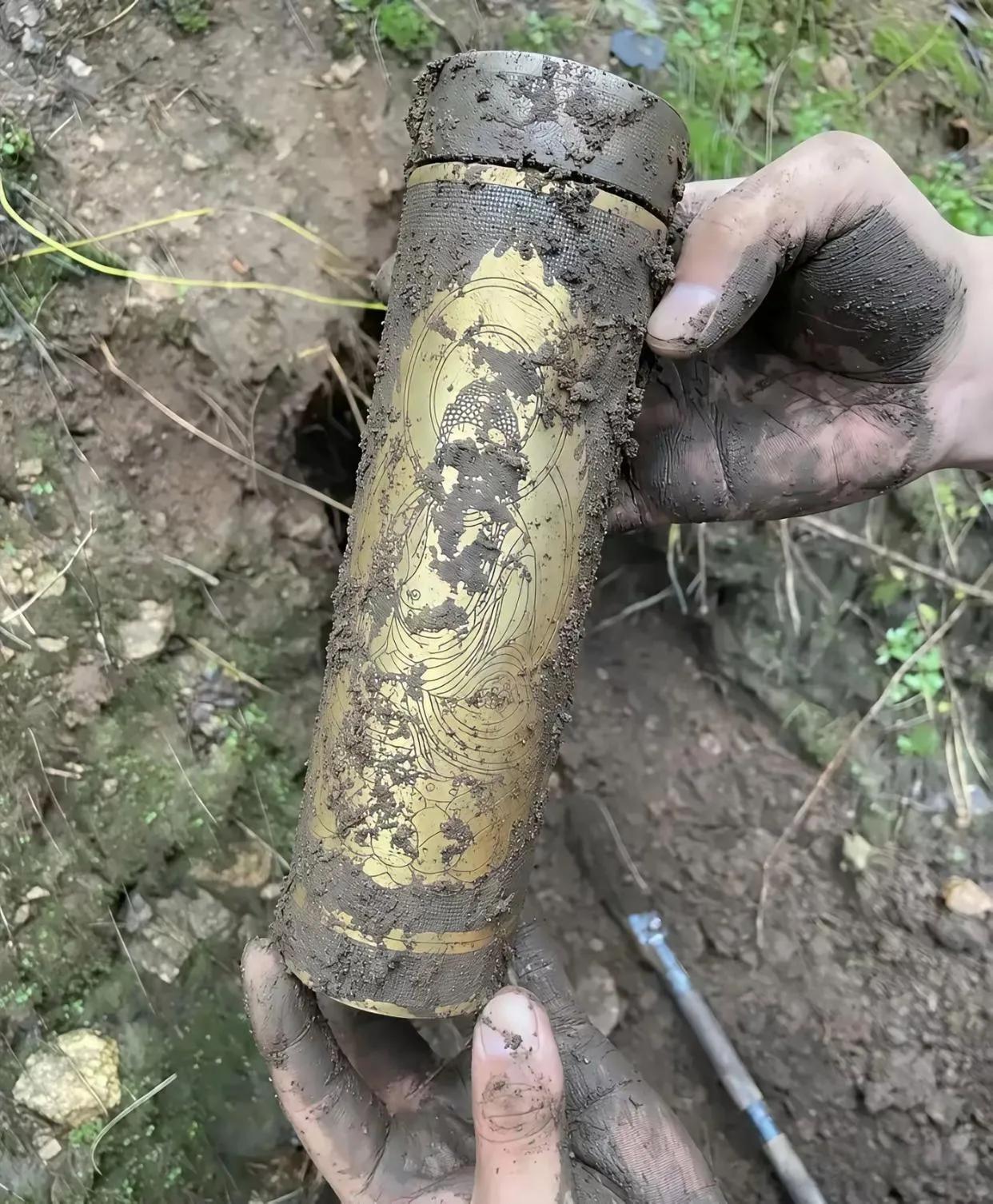 这是挖到什么宝贝了？是不是要发财了？[捂脸]