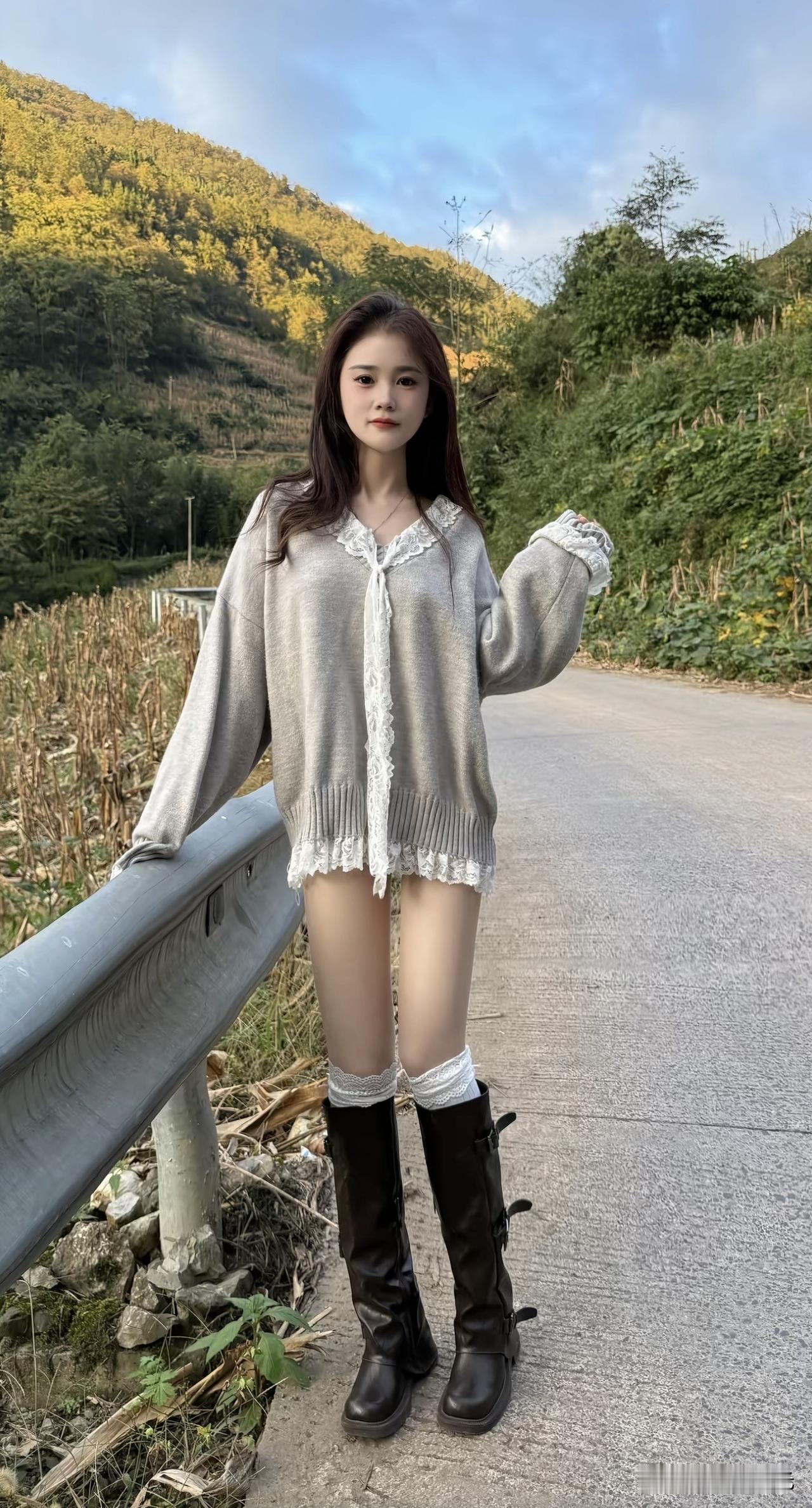 我们缺的可能不是伴侣
缺的也不是有一段婚姻
缺的是可以能彼此照亮
能相互滋养的亲
