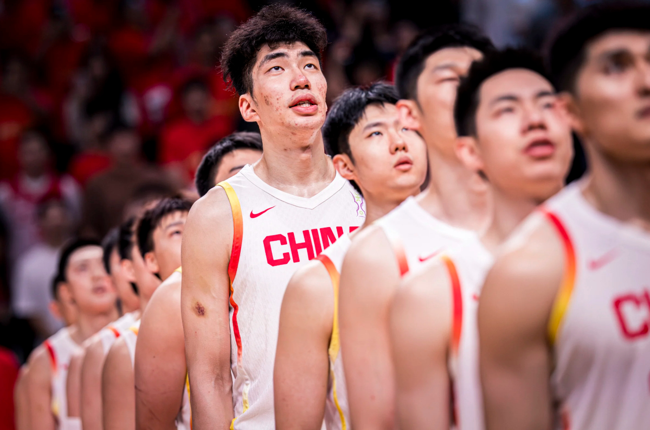 拿下！四强！王俊杰21分，胡金秋23分！我们顶住了韩国队单节17次的罚球，顶住了