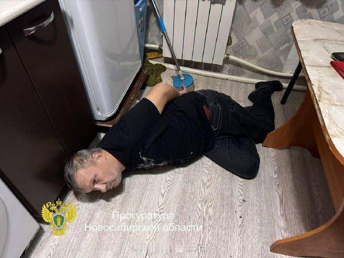 据媒体报道，日前俄罗斯执法部门破获了一起诈骗参战俄军士兵的案件，逮捕11名军人总