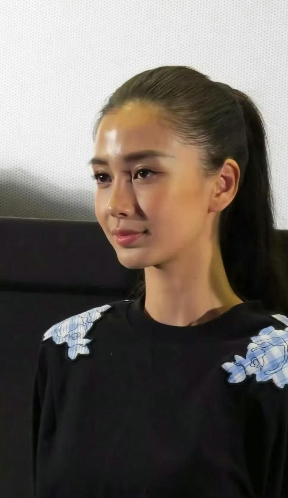 杨颖是头相，骨相，皮相8都完美。总之人家就是美的很客观！ 