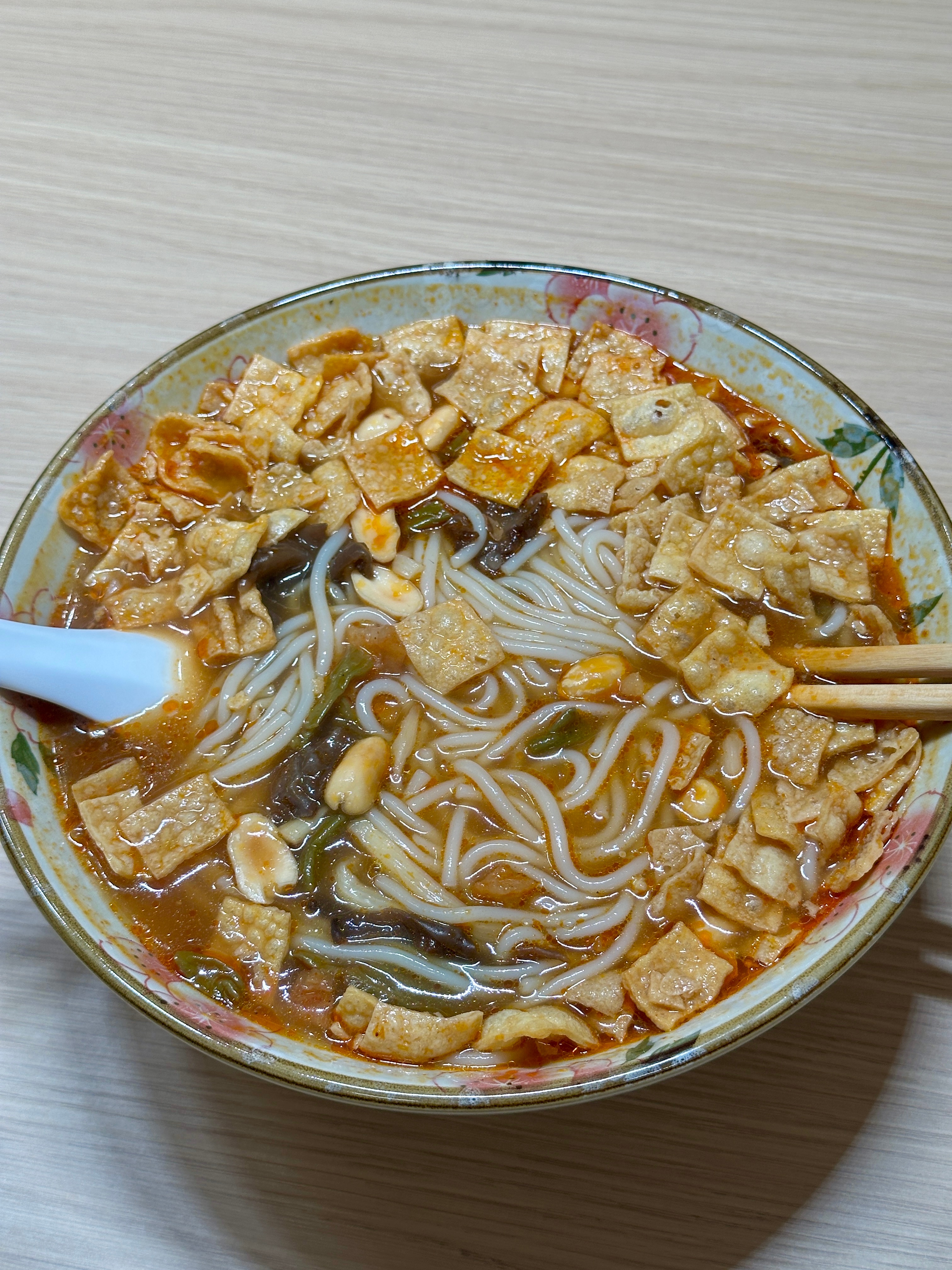 被ccl伤到煮个螺蛳粉吃