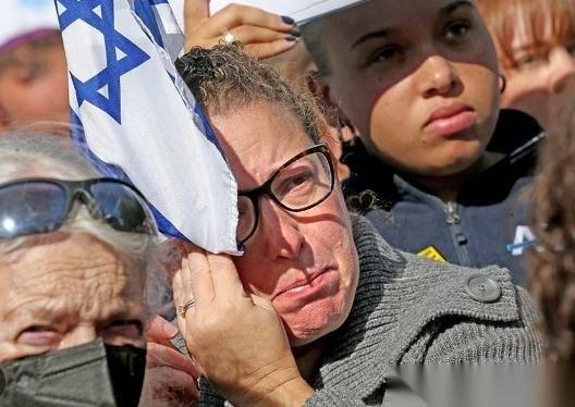 就在刚刚，
以色列人：“我们得到了什么？后方伤亡惨重，士兵阵亡，成千上万的居民失