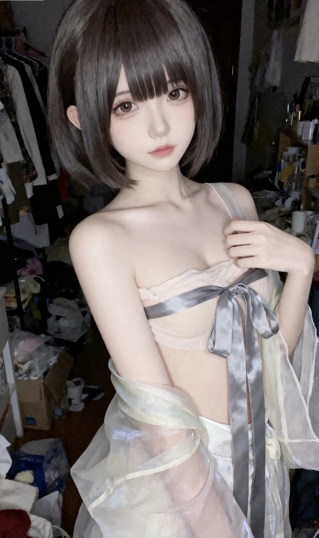 梦幻少女风，甜美与性感并存，尽显迷人魅力！🌸✨梦幻少女感