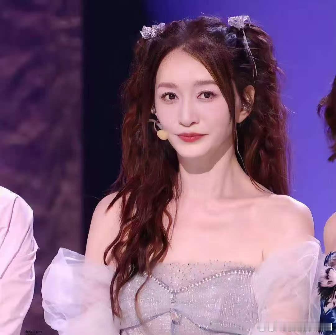 大家开心李小冉就安心了乘风2026细腻又柔软，总在默默照顾所有人，大家快乐她就心