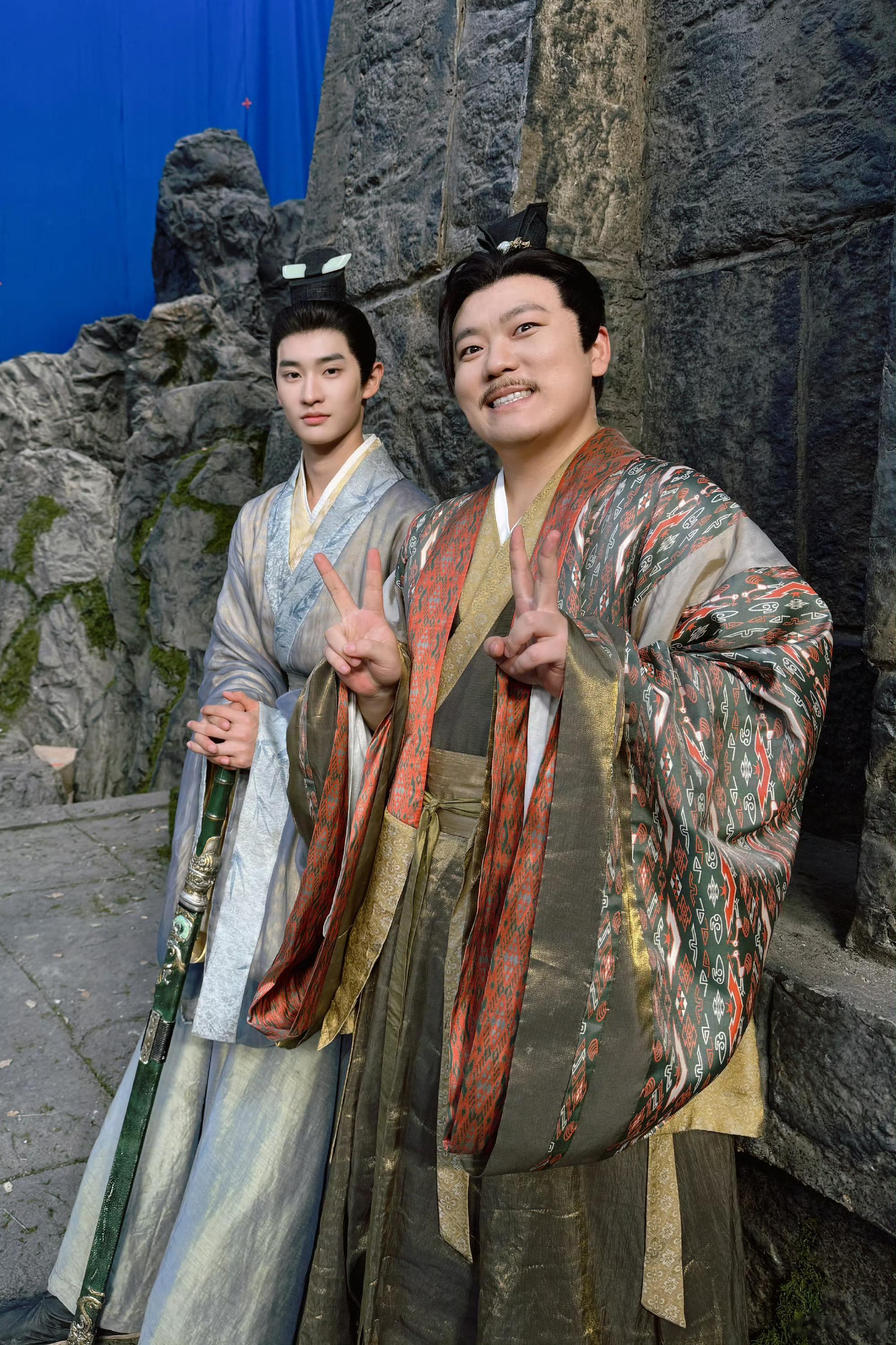 看到你们的弹幕了 “汤圆生了个面条” 唉，一般男孩都像他娘