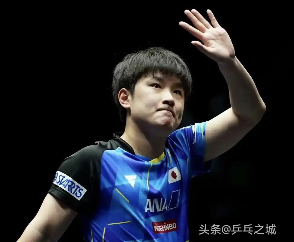 北京时间8月15日凌晨，WTT欧洲大满贯瑞典站男单1/8决赛上演日本队内德比，张