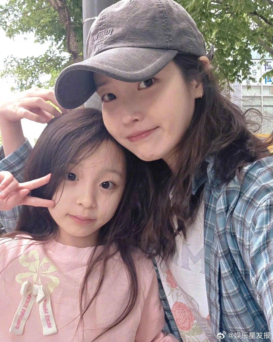 IU送小金明小演员儿童节礼物 甜晕！IU 真的好宠～儿童节给小金明扮演者送上惊喜