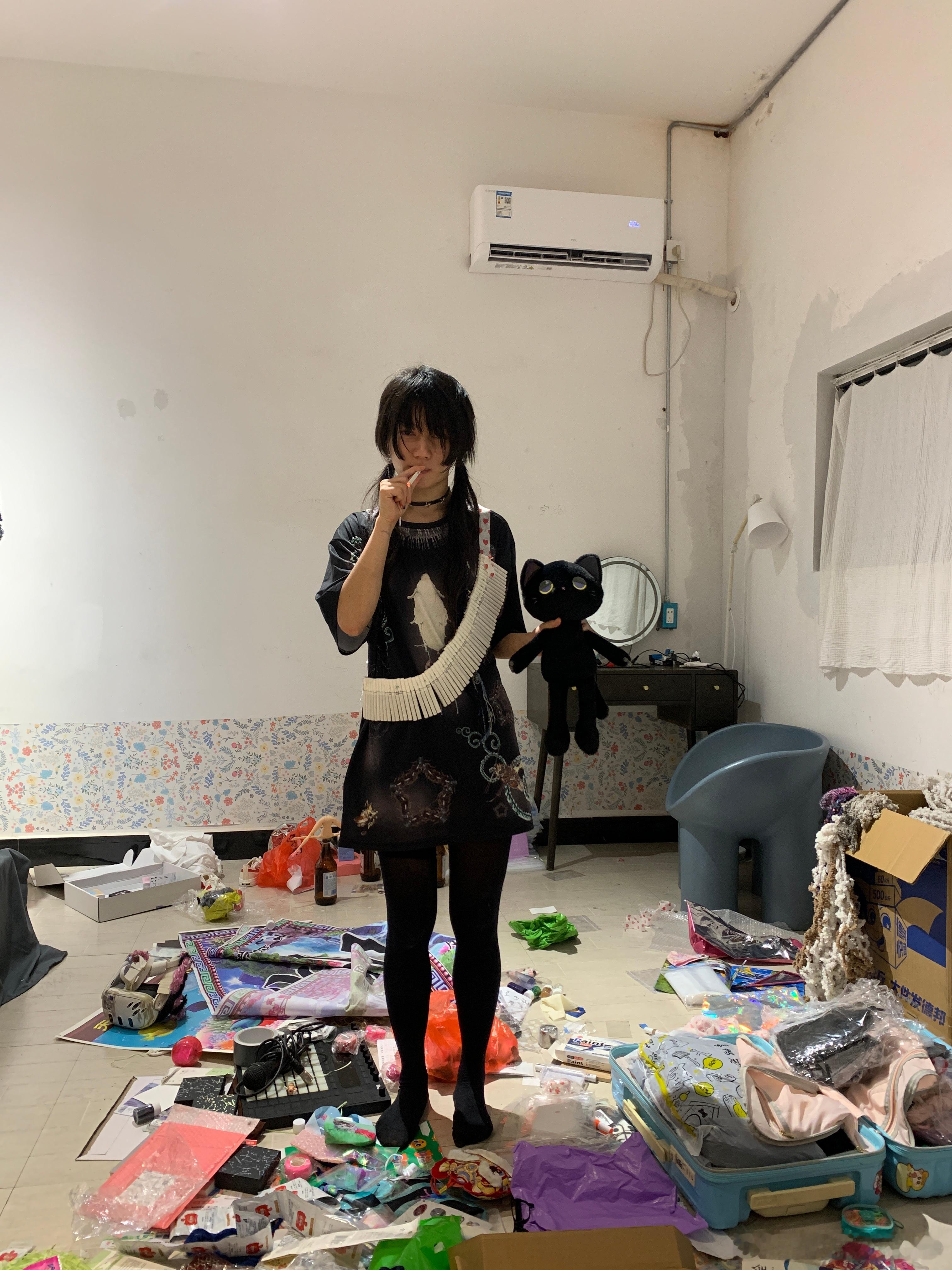 黑尼古喵喵 