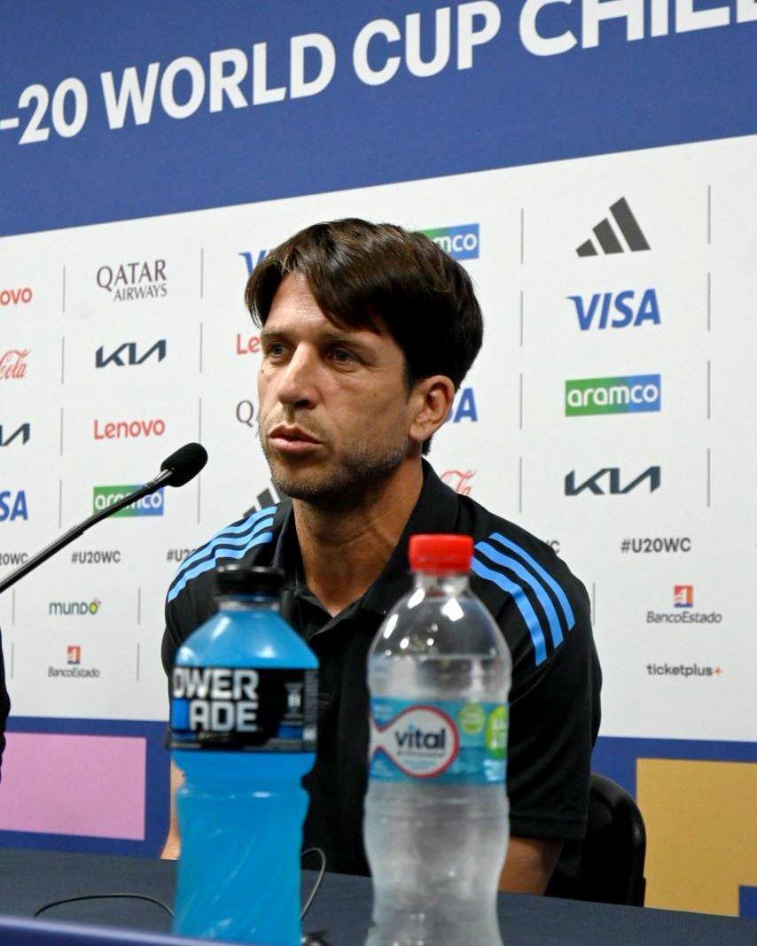 🏆 世青赛决赛前夕，阿根廷主帅迭戈·普拉森特 🎙️：“我们想传达我们儿时的感