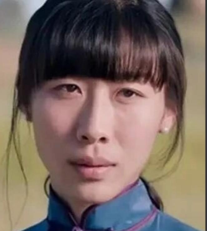 这个世界我最想不通的人，就是任素汐了。

你说任素汐长相一般，不漂亮不惊艳，可就