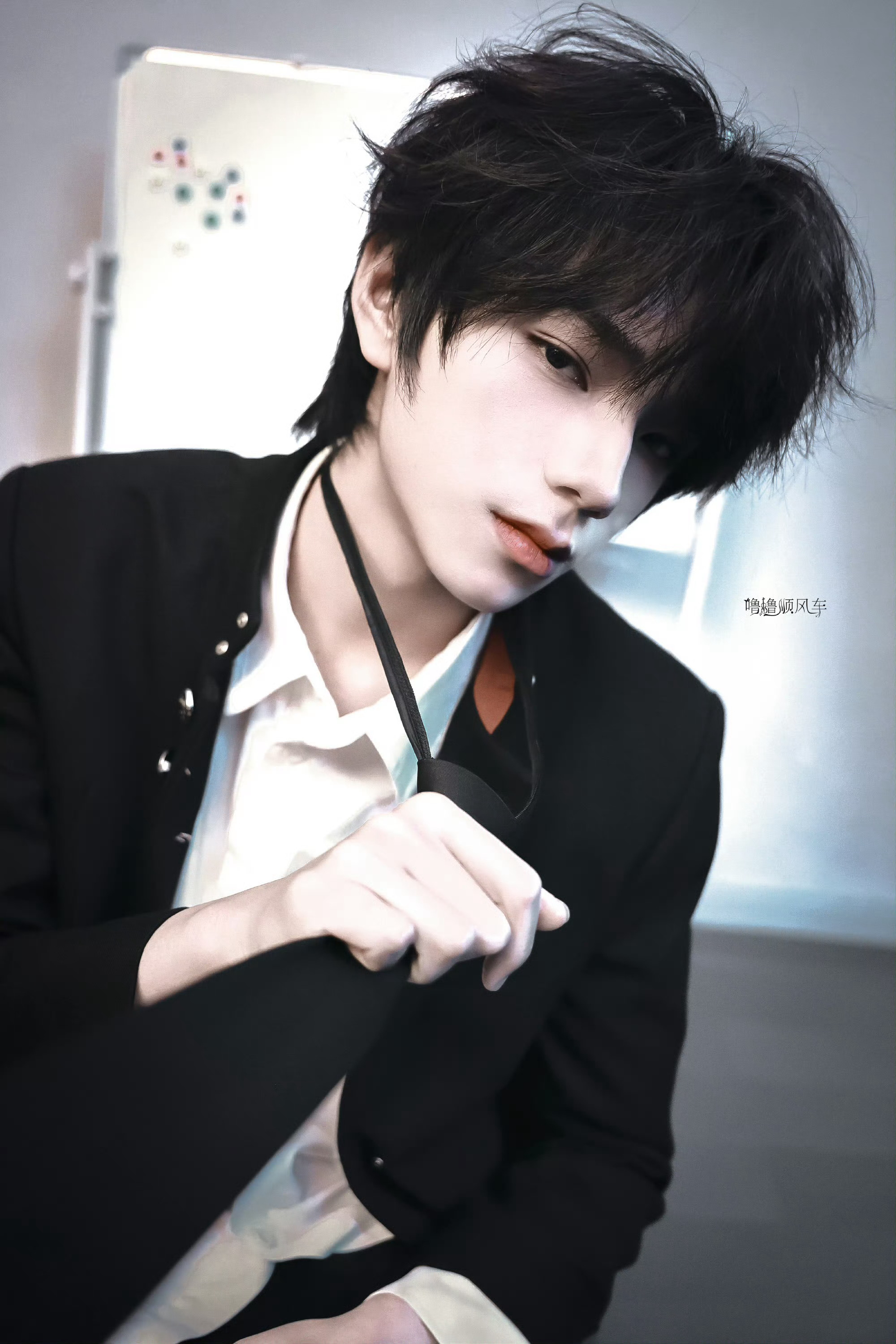 我家爱豆说啥了 “我最感谢的人是自己，有条理地走过这么长时间，都是因为自己的坚持